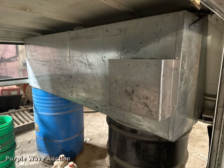 image for item DT0558 Pickup truck topper