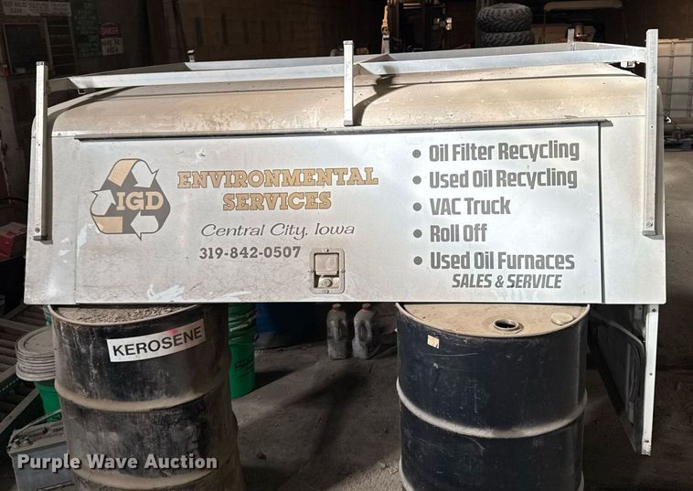 image for item DT0558 Pickup truck topper