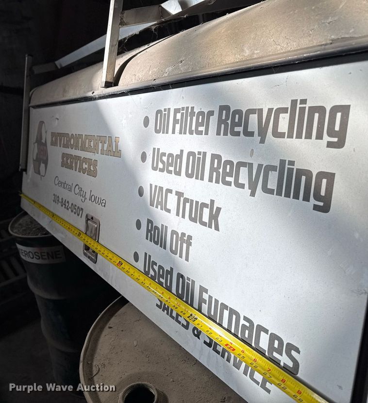 image for item DT0558 Pickup truck topper