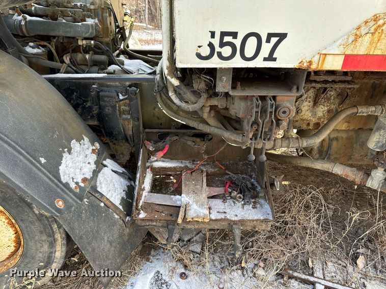 image for item DT0559 1998 Mack LE613 refuse truck