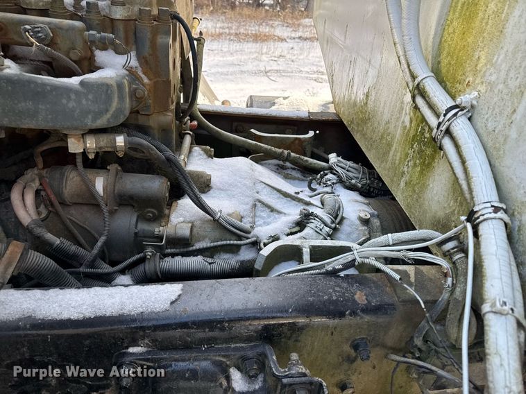 image for item DT0559 1998 Mack LE613 refuse truck