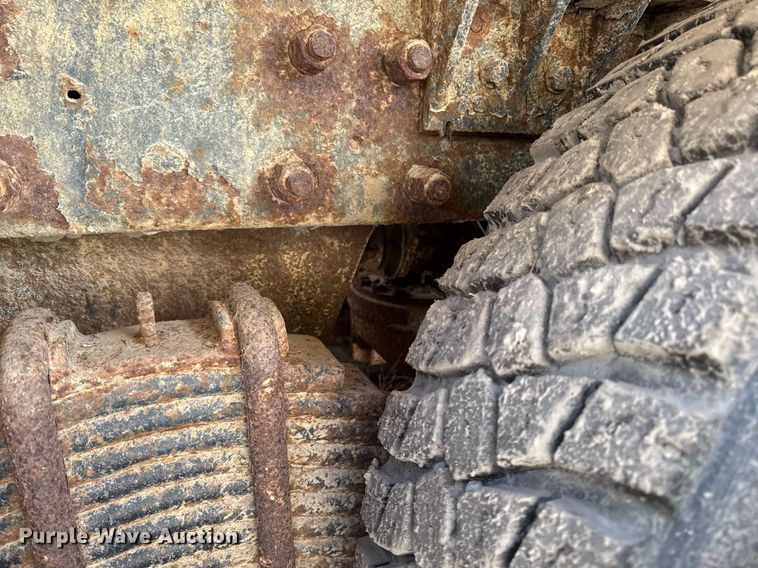 image for item DT0559 1998 Mack LE613 refuse truck