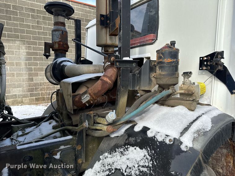 image for item DT0559 1998 Mack LE613 refuse truck