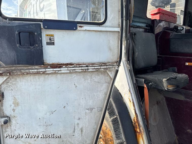 image for item DT0559 1998 Mack LE613 refuse truck