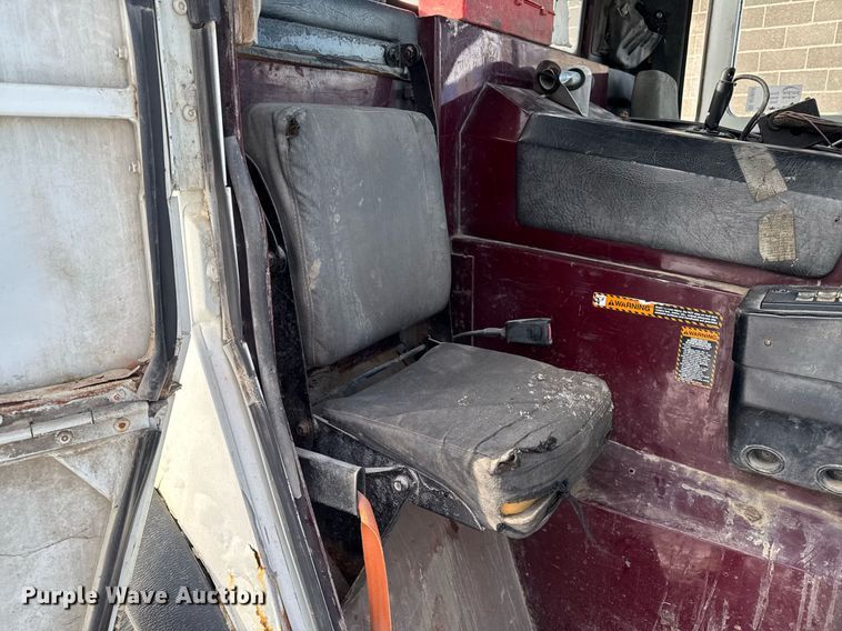 image for item DT0559 1998 Mack LE613 refuse truck