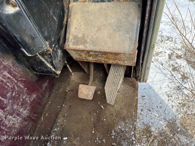 image for item DT0559 1998 Mack LE613 refuse truck