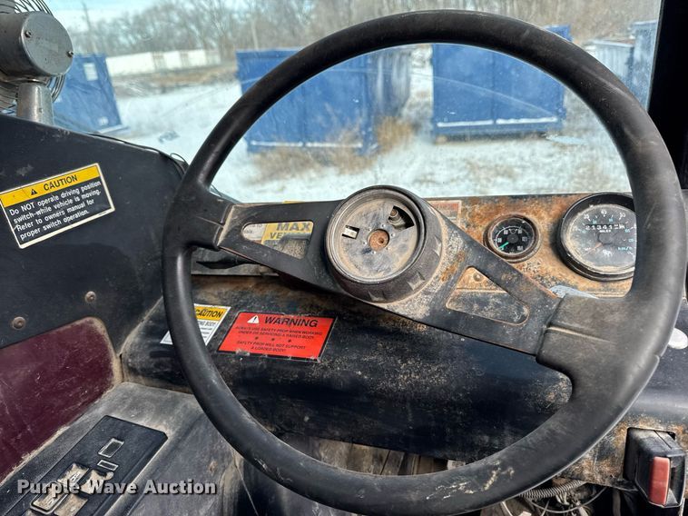 image for item DT0559 1998 Mack LE613 refuse truck