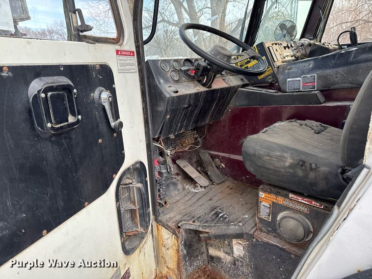 image for item DT0559 1998 Mack LE613 refuse truck