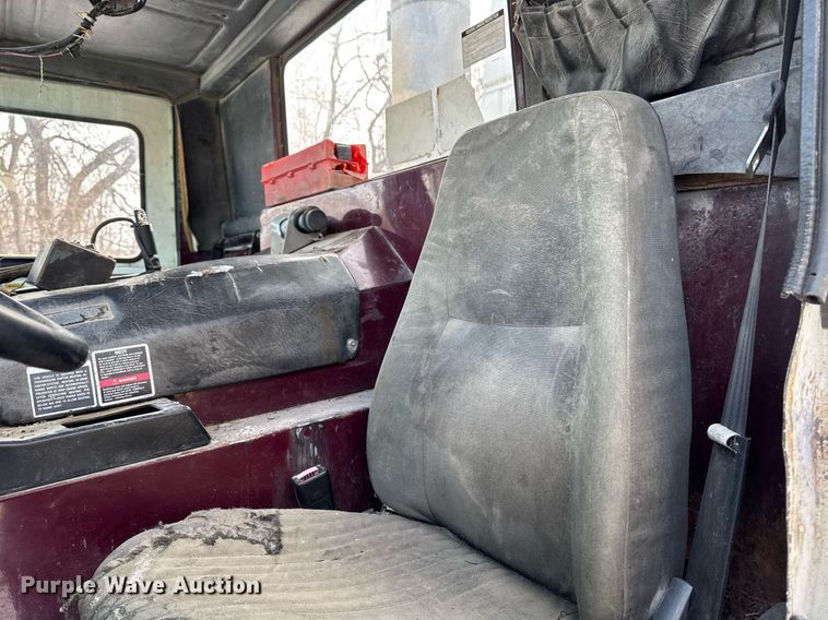 image for item DT0559 1998 Mack LE613 refuse truck