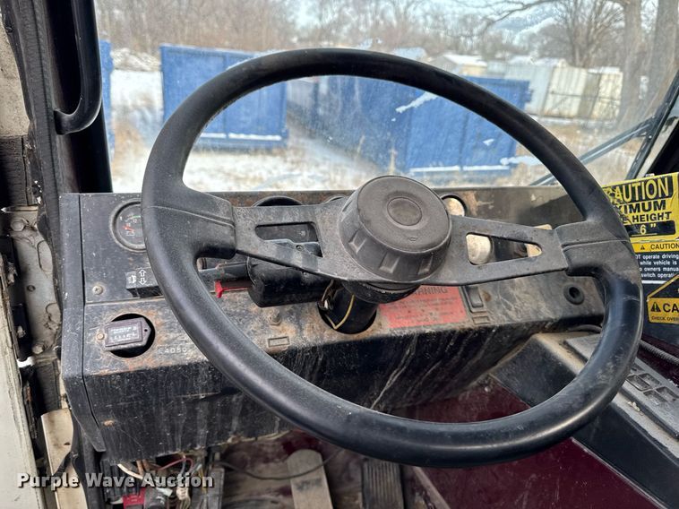 image for item DT0559 1998 Mack LE613 refuse truck