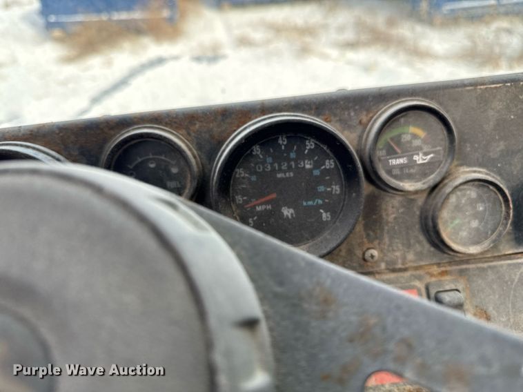 image for item DT0559 1998 Mack LE613 refuse truck