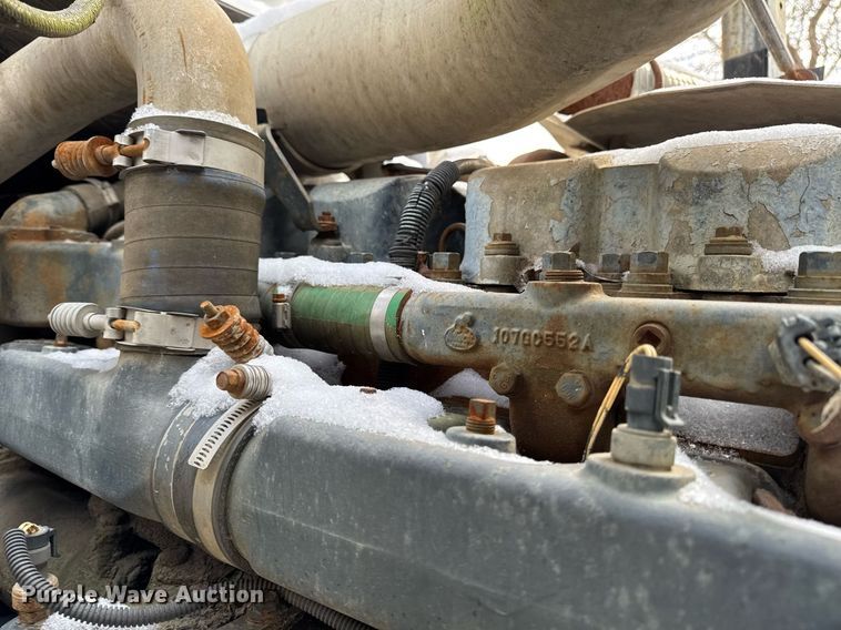 image for item DT0559 1998 Mack LE613 refuse truck