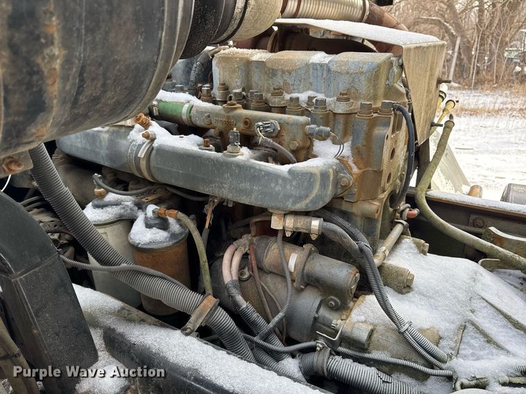 image for item DT0559 1998 Mack LE613 refuse truck