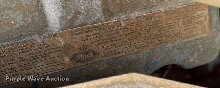 image for item DT0559 1998 Mack LE613 refuse truck