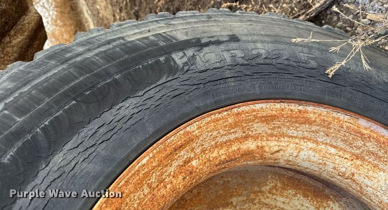 image for item DT0559 1998 Mack LE613 refuse truck