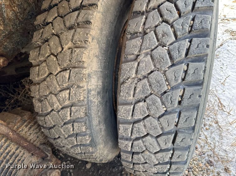 image for item DT0559 1998 Mack LE613 refuse truck