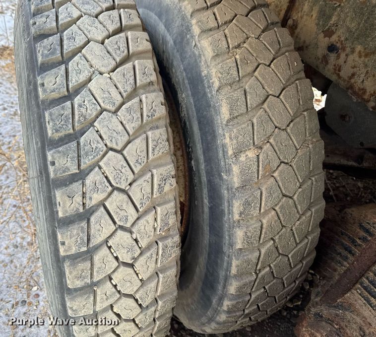 image for item DT0559 1998 Mack LE613 refuse truck