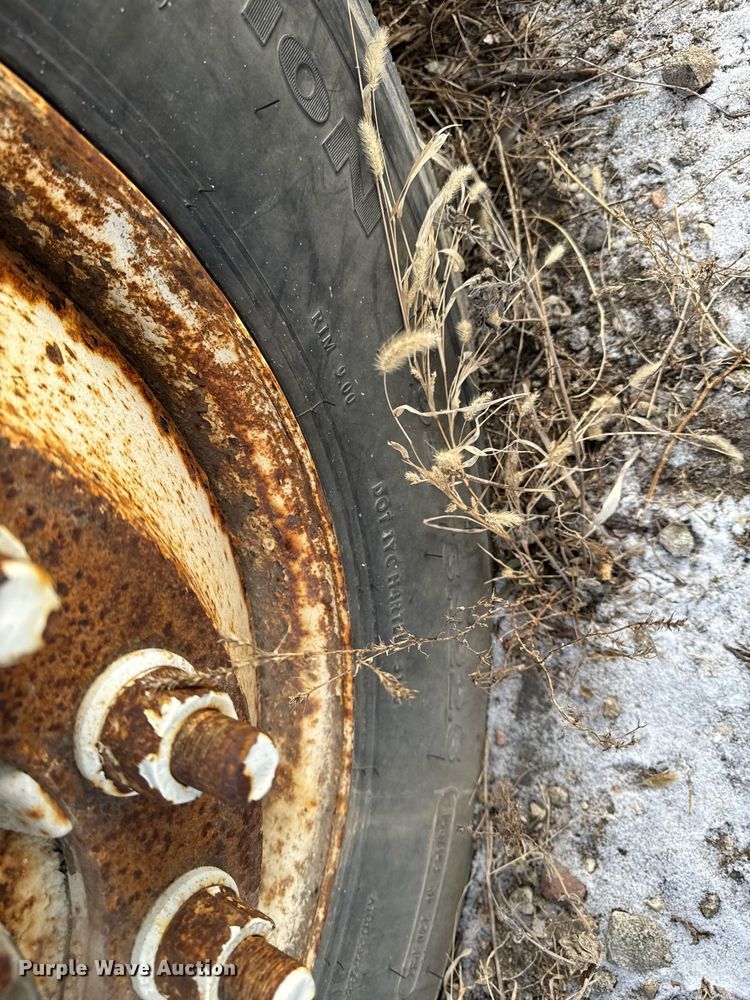 image for item DT0559 1998 Mack LE613 refuse truck