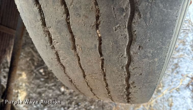 image for item DT0559 1998 Mack LE613 refuse truck