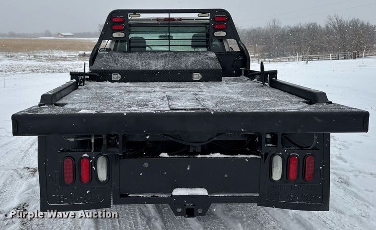 image for item DT0570 2003 Chevrolet Silverado 2500HD bale bed pickup truck