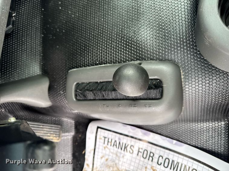 image for item DT0570 2003 Chevrolet Silverado 2500HD bale bed pickup truck