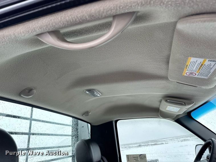 image for item DT0570 2003 Chevrolet Silverado 2500HD bale bed pickup truck