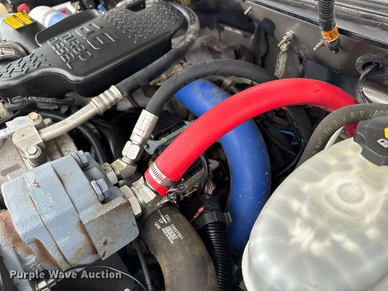 image for item DT0570 2003 Chevrolet Silverado 2500HD bale bed pickup truck