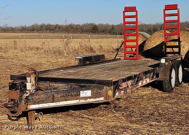 image for item DT7609 2003 TowMaster T14 equipment trailer