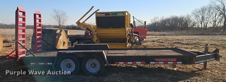 image for item DT7609 2003 TowMaster T14 equipment trailer