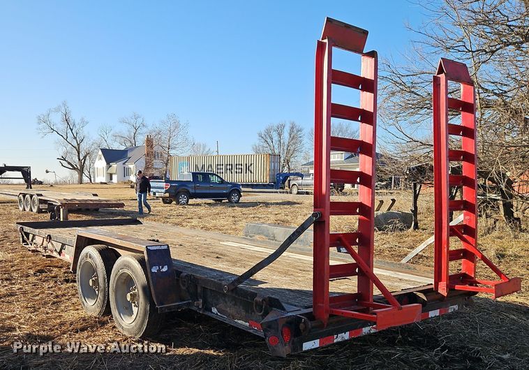 image for item DT7609 2003 TowMaster T14 equipment trailer