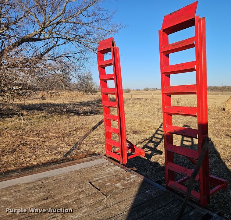 image for item DT7609 2003 TowMaster T14 equipment trailer