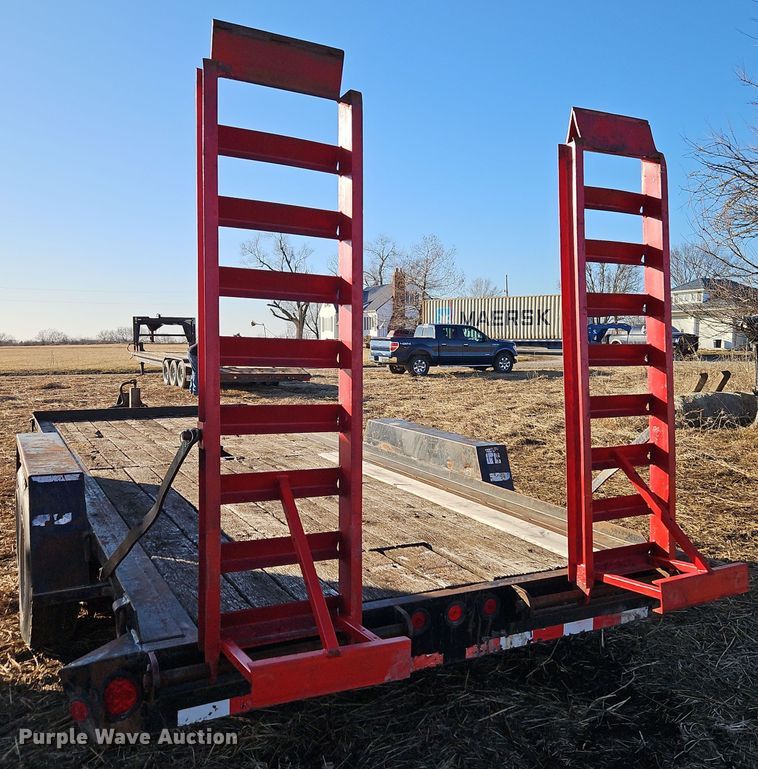 image for item DT7609 2003 TowMaster T14 equipment trailer