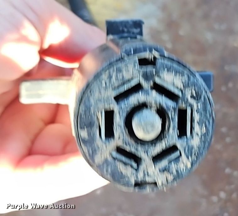 image for item DT7609 2003 TowMaster T14 equipment trailer