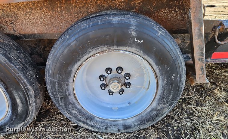 image for item DT7609 2003 TowMaster T14 equipment trailer