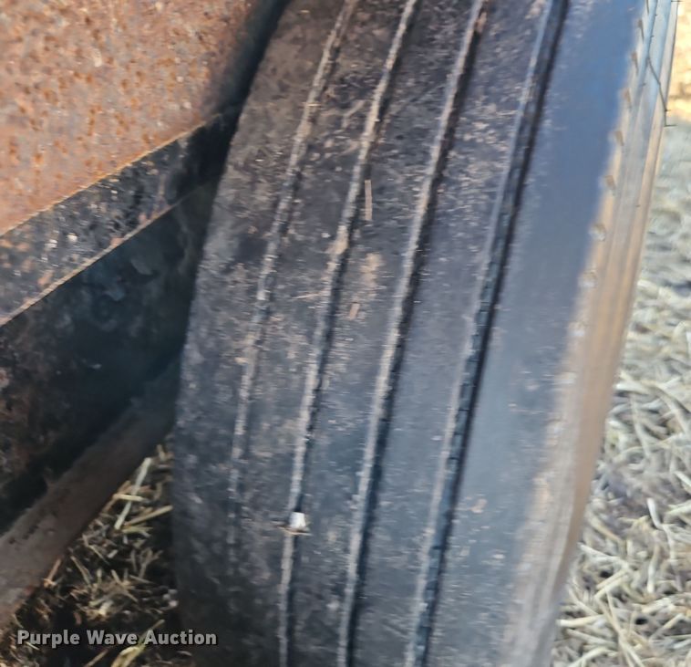 image for item DT7609 2003 TowMaster T14 equipment trailer