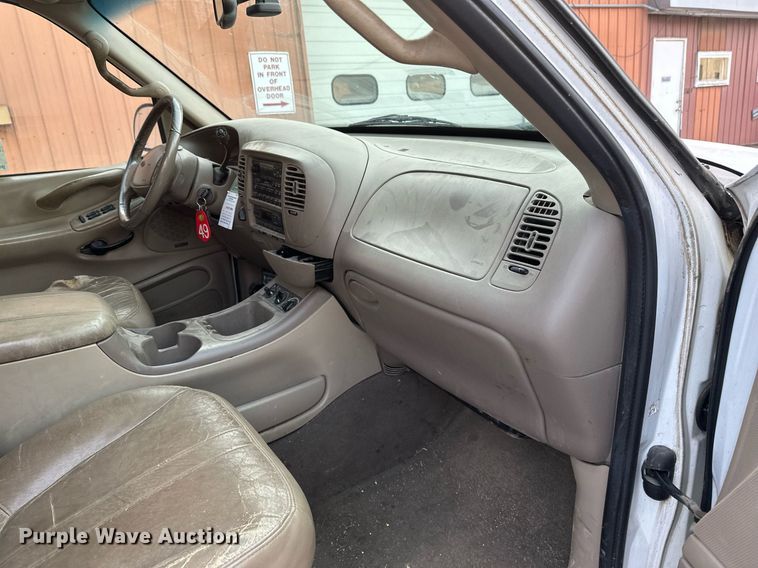 image for item DV0576 2000 Ford  Expedition SUV