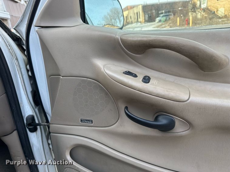 image for item DV0576 2000 Ford  Expedition SUV