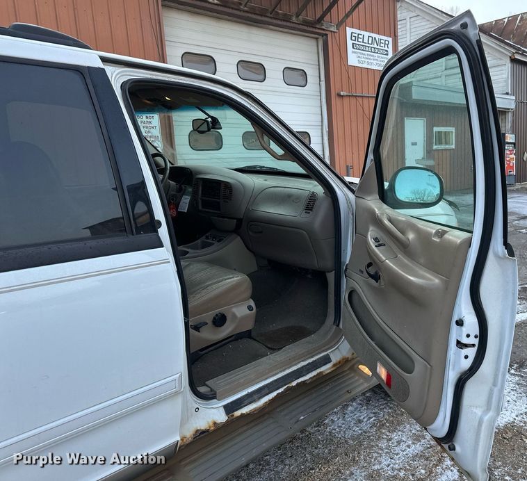 image for item DV0576 2000 Ford  Expedition SUV