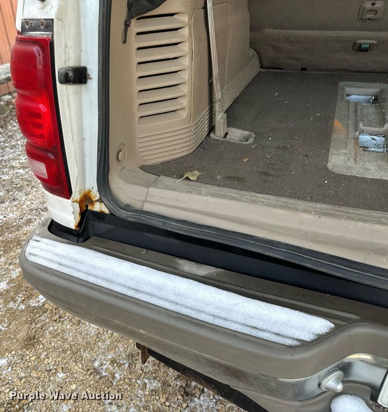 image for item DV0576 2000 Ford  Expedition SUV