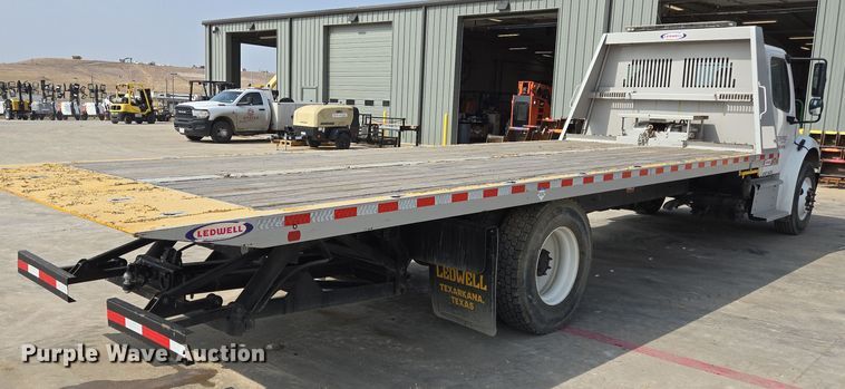 image for item DV1264 2022 Freightliner M2 106 rollback truck