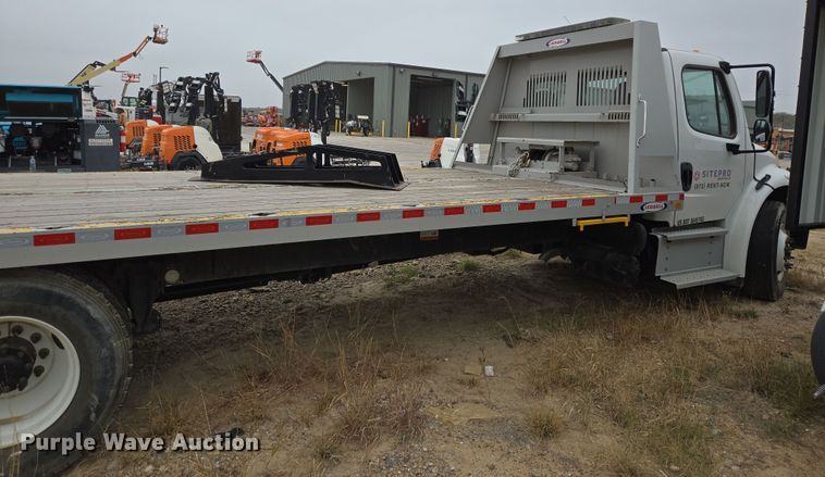 image for item DV1264 2022 Freightliner M2 106 rollback truck