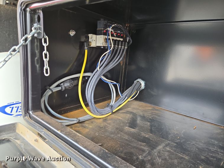 image for item DV1264 2022 Freightliner M2 106 rollback truck