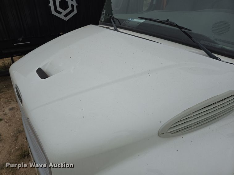 image for item DV1264 2022 Freightliner M2 106 rollback truck