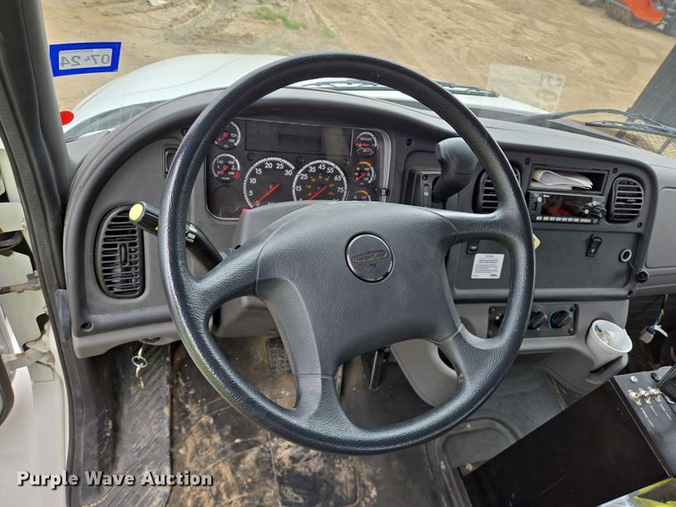 image for item DV1264 2022 Freightliner M2 106 rollback truck