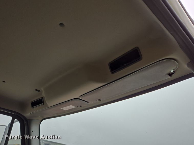 image for item DV1264 2022 Freightliner M2 106 rollback truck