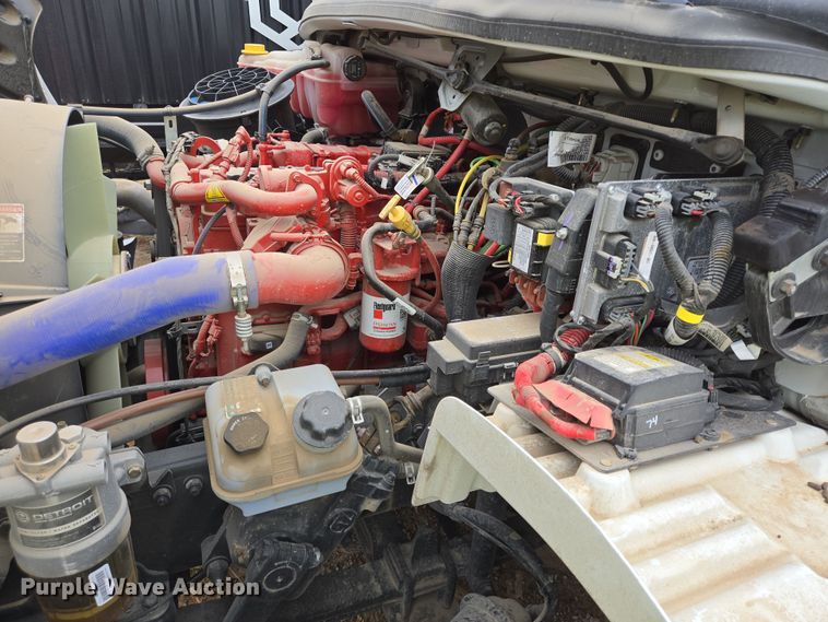 image for item DV1264 2022 Freightliner M2 106 rollback truck