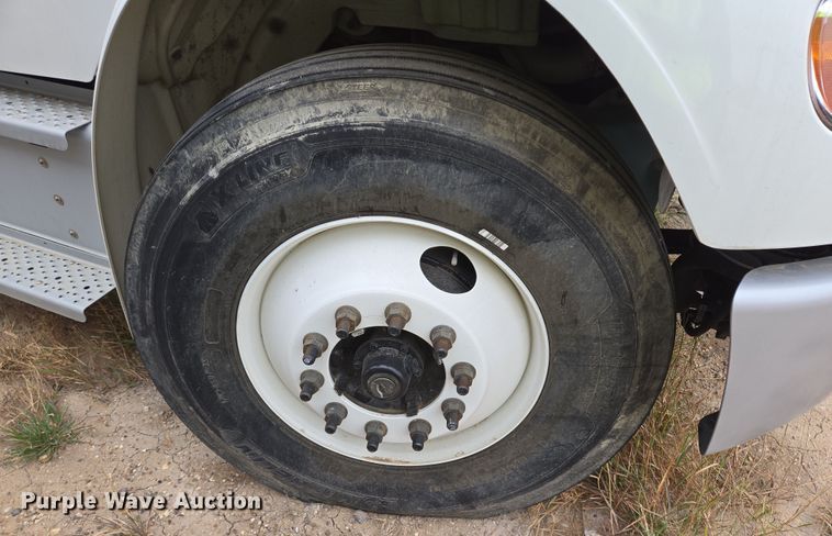 image for item DV1264 2022 Freightliner M2 106 rollback truck