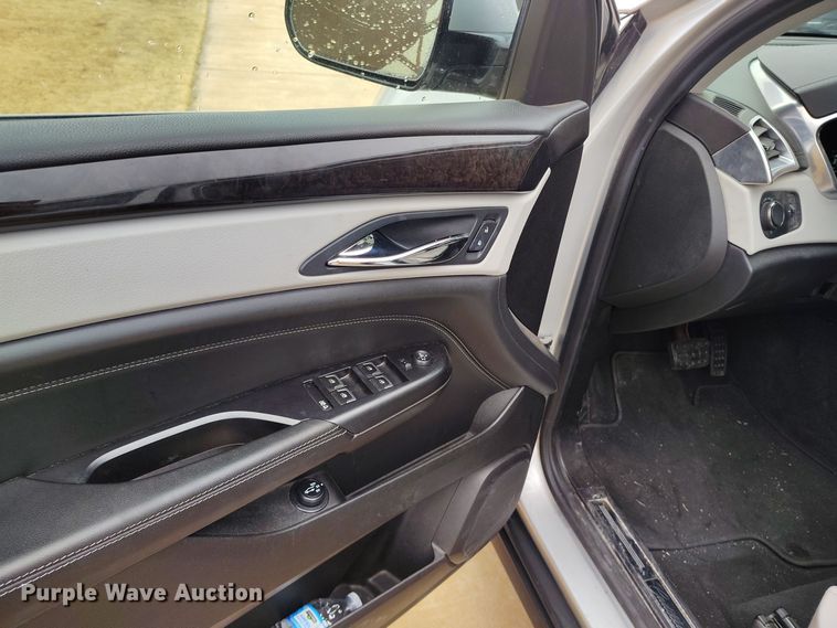 image for item DV6660 2014 Cadillac SRX SUV