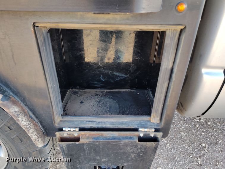 image for item DV6669 2007 Dodge  Ram 2500 Quad Cab flatbed truck