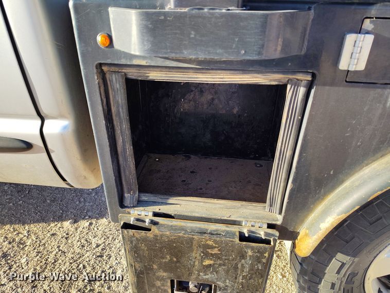 image for item DV6669 2007 Dodge  Ram 2500 Quad Cab flatbed truck